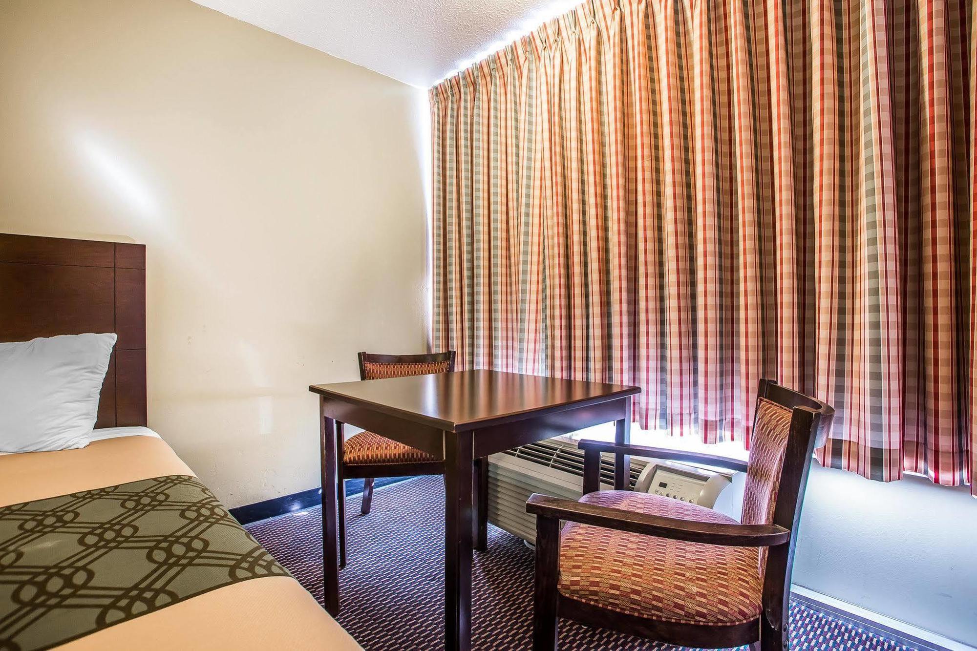 Econo Lodge Near Missouri University Of Science And Technology ローラ エクステリア 写真