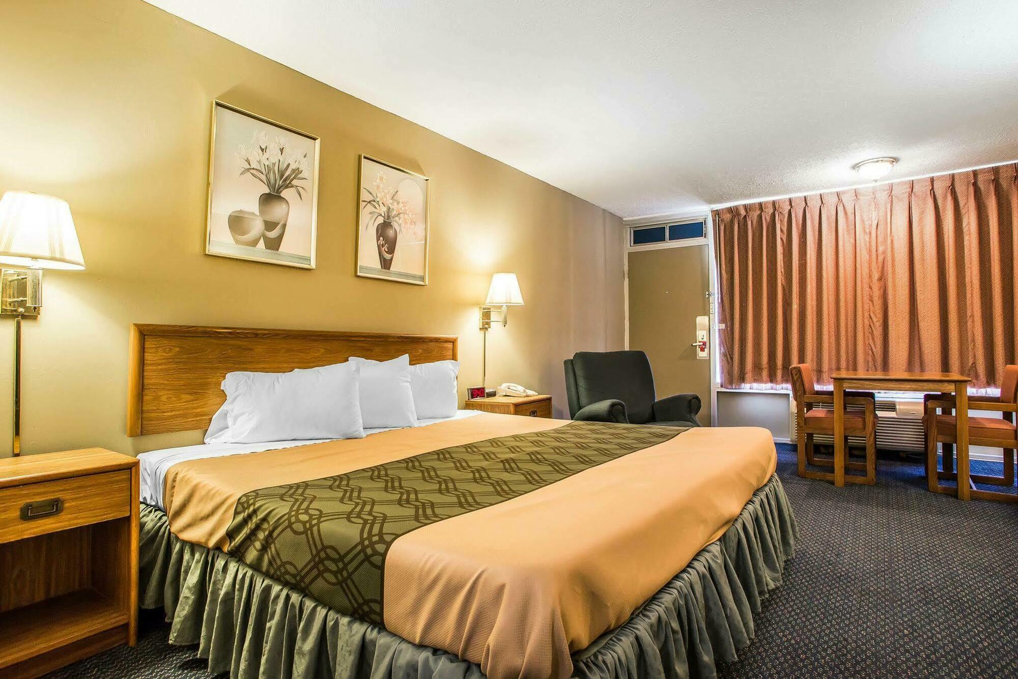 Econo Lodge Near Missouri University Of Science And Technology ローラ エクステリア 写真
